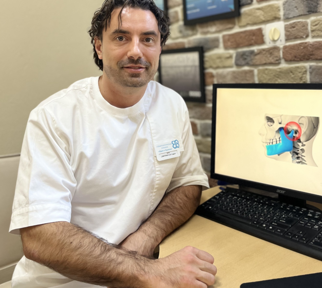 Жук Дмитрий Олегович Врач стоматолог-ортопед, гнатолог